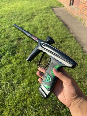 USED DLX Luxe ICE Paintball Marker Planet Eclipse Dye