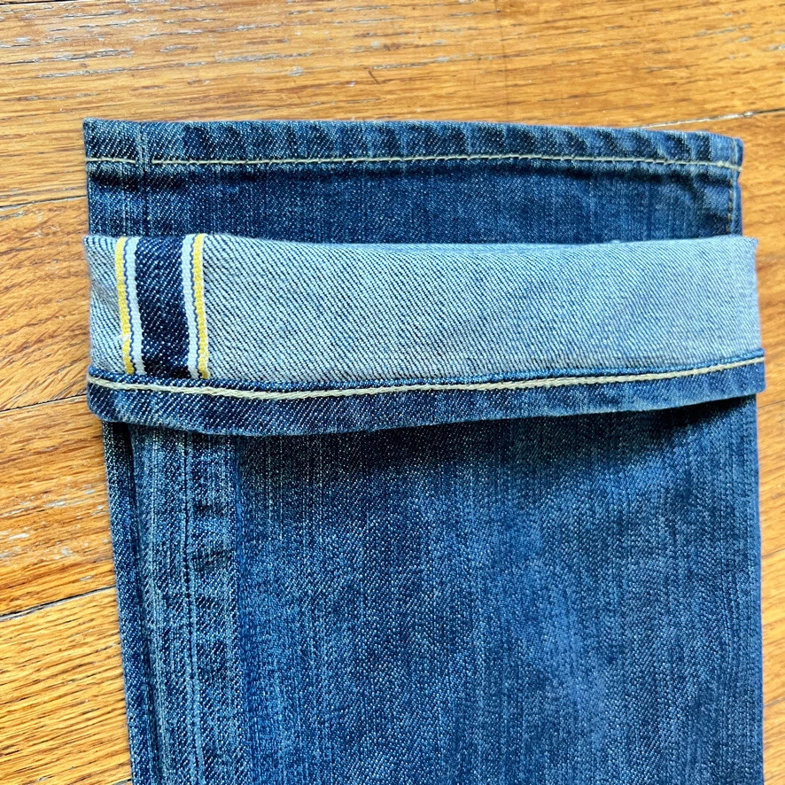 Pantalones de mezclilla acampanados elásticos con ribete 340 azul 27x32,5 WESC para mujer Foto 2 de 4