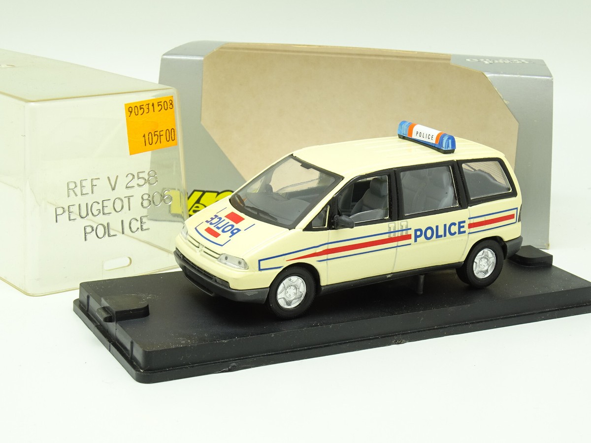 Véhicule miniature SOLIDO camion de pompiers Peugeot 806 1/43 scale