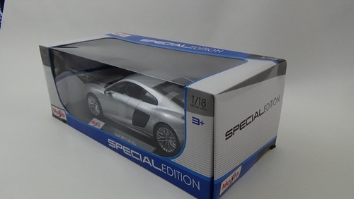Maisto Silver Audi R8 V10 Plus 1:18 Scale Special Ed #36213 Die Cast Metal - Picture 8 of 9