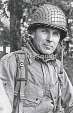 WW2 Picture Photo US Paratrooper D-day Normandy Omaha Airborne France 9647