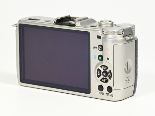 PENTAX Q7 Mirrorless SLR Digital Camera SC1538 w/5-15, 15-45 lenses, SD card - Picture 5 of 21