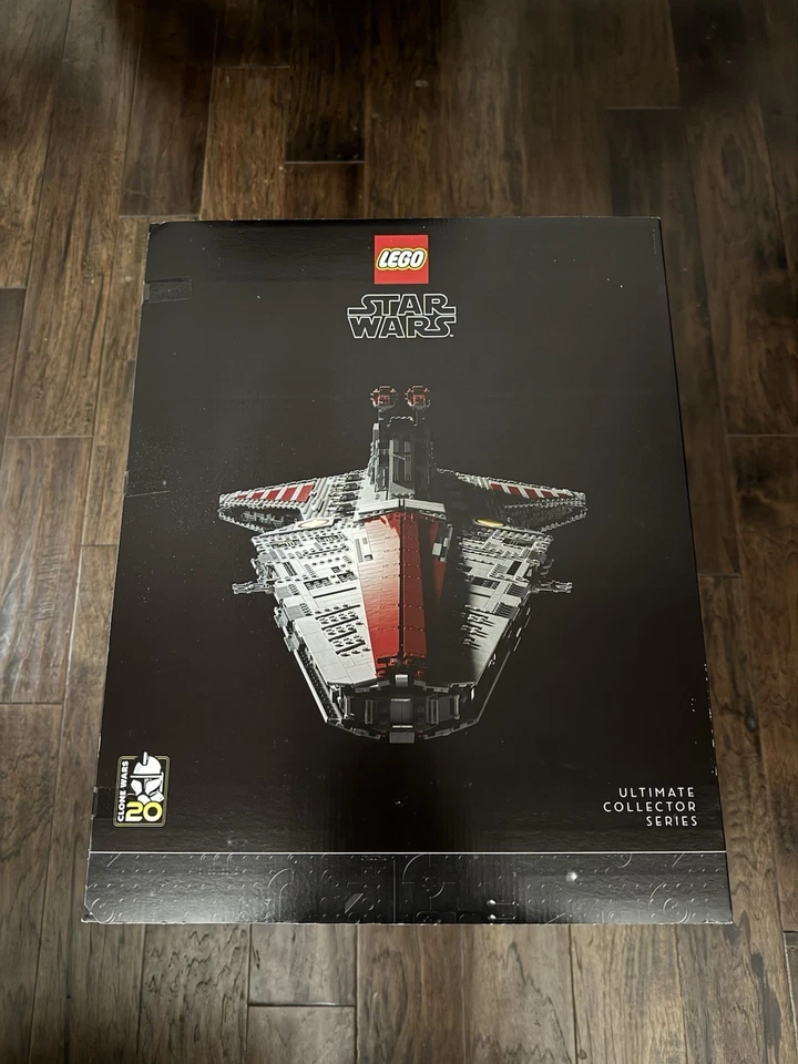 LEGO Star Wars UCS Venator-Class Republic Attack Cruiser 75367 - Sellado Foto 3 de 4
