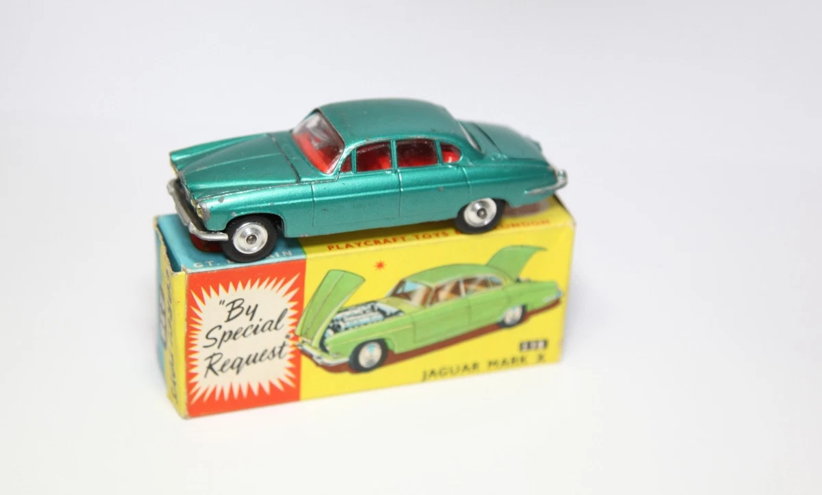 Dinky Toys Meccano - 142 - Jaguar Mark X - England - color Blue - restored Dinky Toys Meccano - 142 - Jaguar Mark X - England - color Blue - restored