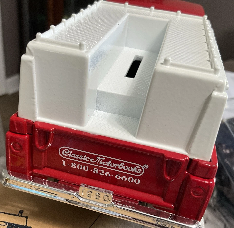 Banco de picape ERTL Classic Motorbooks 1960 4x4 NOVO sem caixa - Imagem 3 de 3