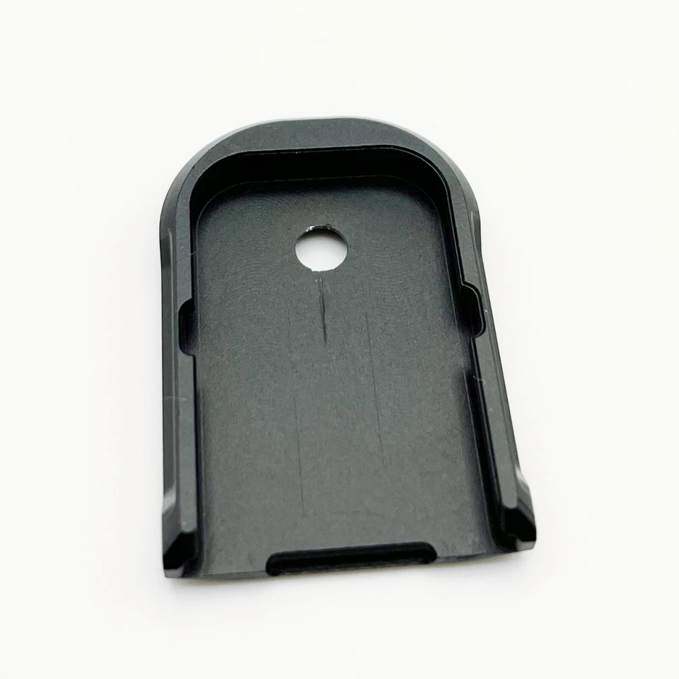 2 Pack Magazine Base Plate/Pad Glock 17 19 22 23 24 26 27 31 32 33 34 9mm Black - Image 3 of 4