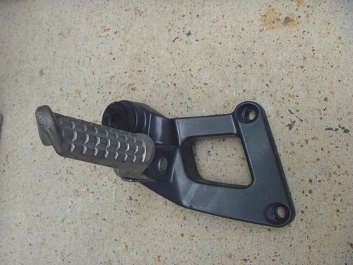 OEM FACTORY 03-04 Kawasaki ZZR600 93-05 ZX600 ZX6 RH Rear Footpeg Peg & Mount