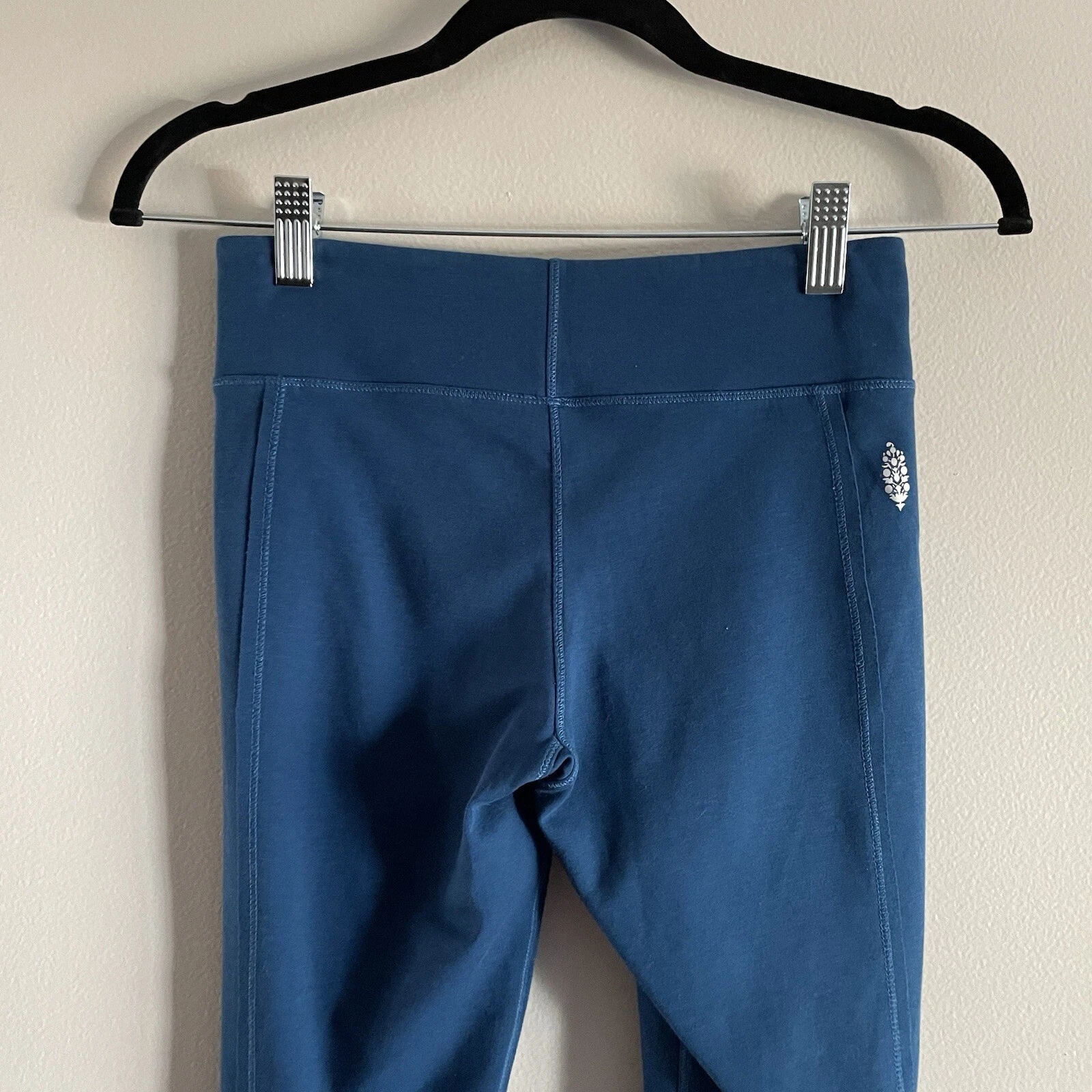 free-people-movement sapphire ballet wrap tie turnout crop capri leggings