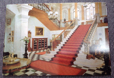 UNBENUTZTE POSTKARTE, ARLINGTON COURT, DEVON - National Trust - The Staircase Hall