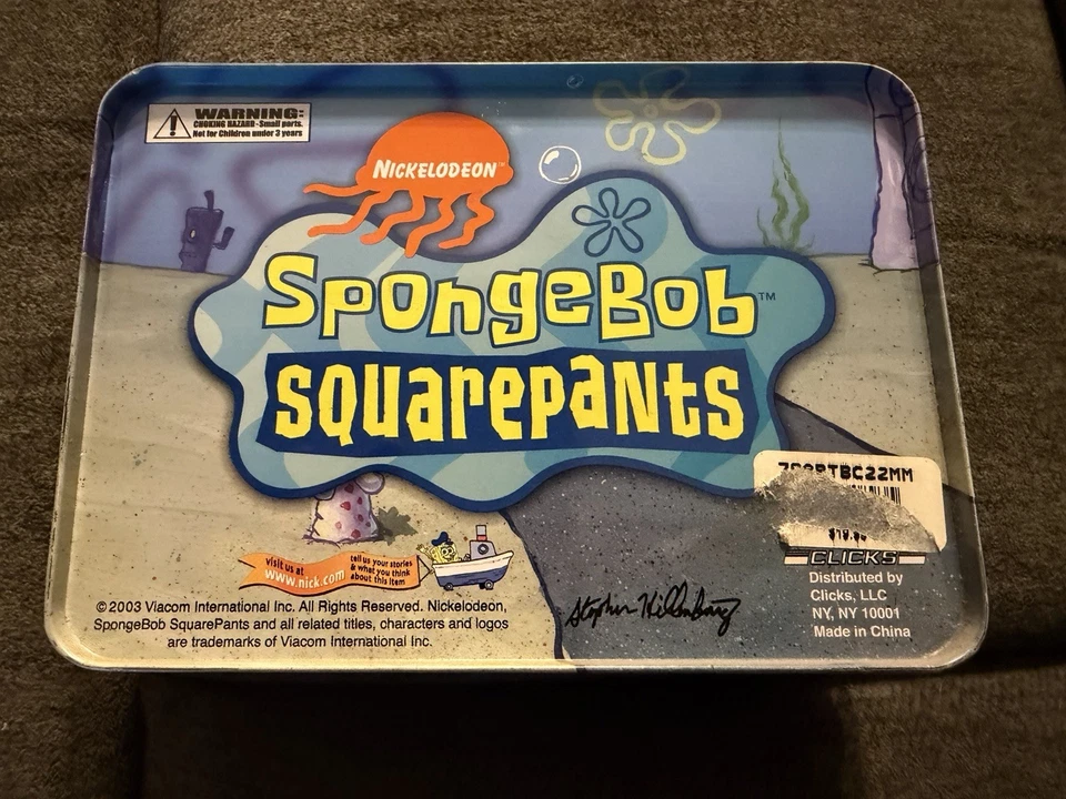 Reloj y llavero Bob Esponja Squarepants en hojalata Foto 2 de 4