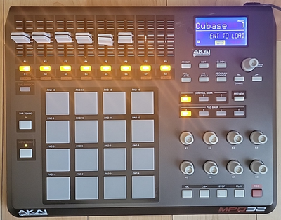 Akai Professional MPD32 USB/Midi MPC Pad Controller for sale
