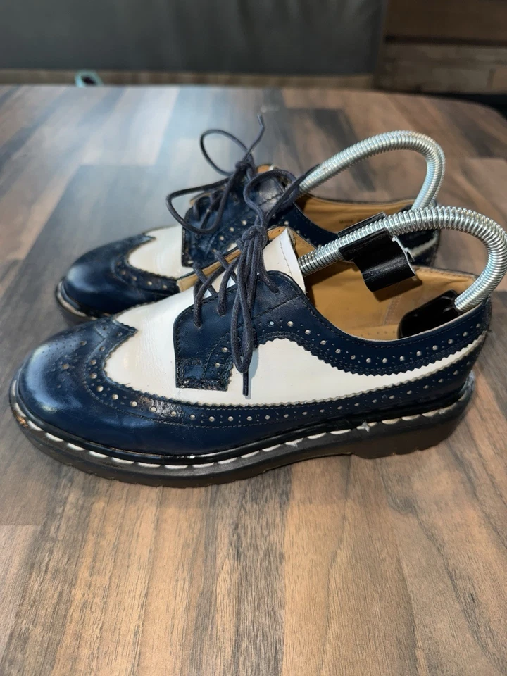 Vintage Doc Marten 3989 Wingtip Brogues - Reino Unido 5/Hombre’s 6/Mujer’s 7 azul marino y blanco Foto 3 de 4