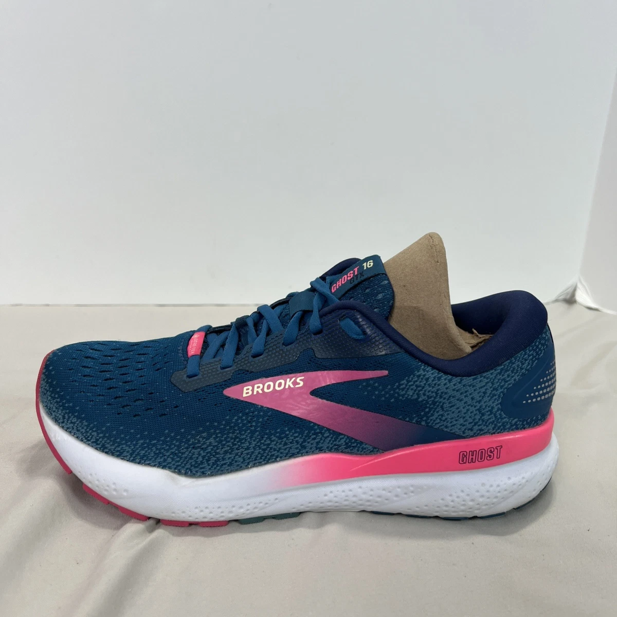 Brooks Multicolor Fitness & Running Shoes for Women for sale  display picture 3