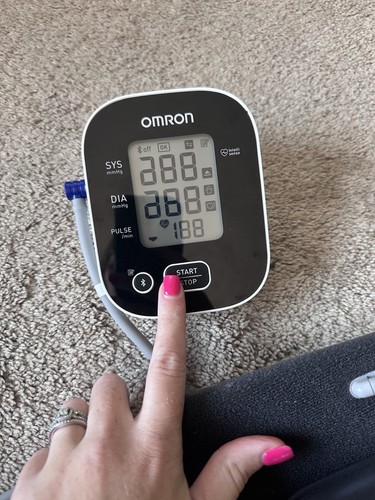 Omron 3 Series Upper Arm Blood Pressure Monitor One Touch Bluetooth BP7150 - Picture 2 of 3