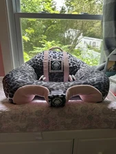 Hugaboo Sit Up Chair. Used Once. Basically New. Nothing Wrong With It At All.