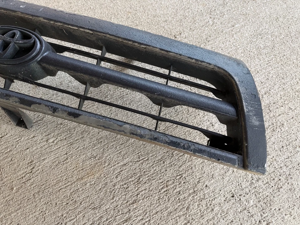 Toyota 4Runner 1996 1997 1998 parrilla superior delantera OEM Foto 2 de 4