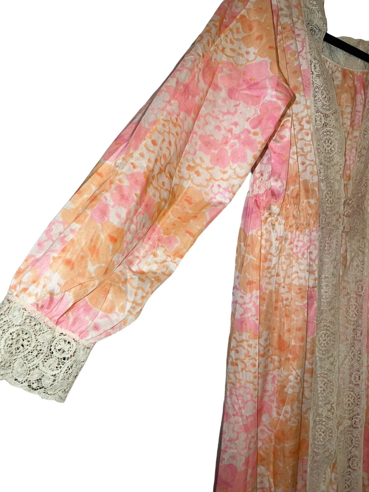 Maxi vestido bata Miss Elaine vintage años 70 con ribete de encaje talla M Union para mujer Foto 2 de 4