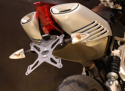 EVOTECH VERSTELLBARER KENNZEICHENHALTER APRILIA DORSODURO 750 2008-2012 + KENNZEICHENLEUCHTE