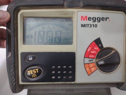 Megger MIT310 Insulation Tester | FedEx or DHL - Picture 21 of 24