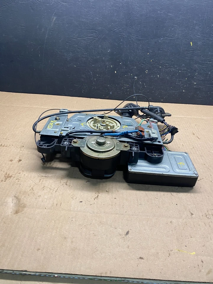 Двигатель раздвижной двери задний правосторонний для Honda Odyssey 1999 - 2004 годов выпуска O3670 DG - Изображение 2 из 4