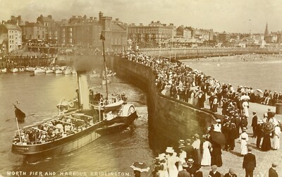 Bridlington North Pier/Harbour & Crowd & Paddle Steamer 'Frenchman' (Hull) 1907