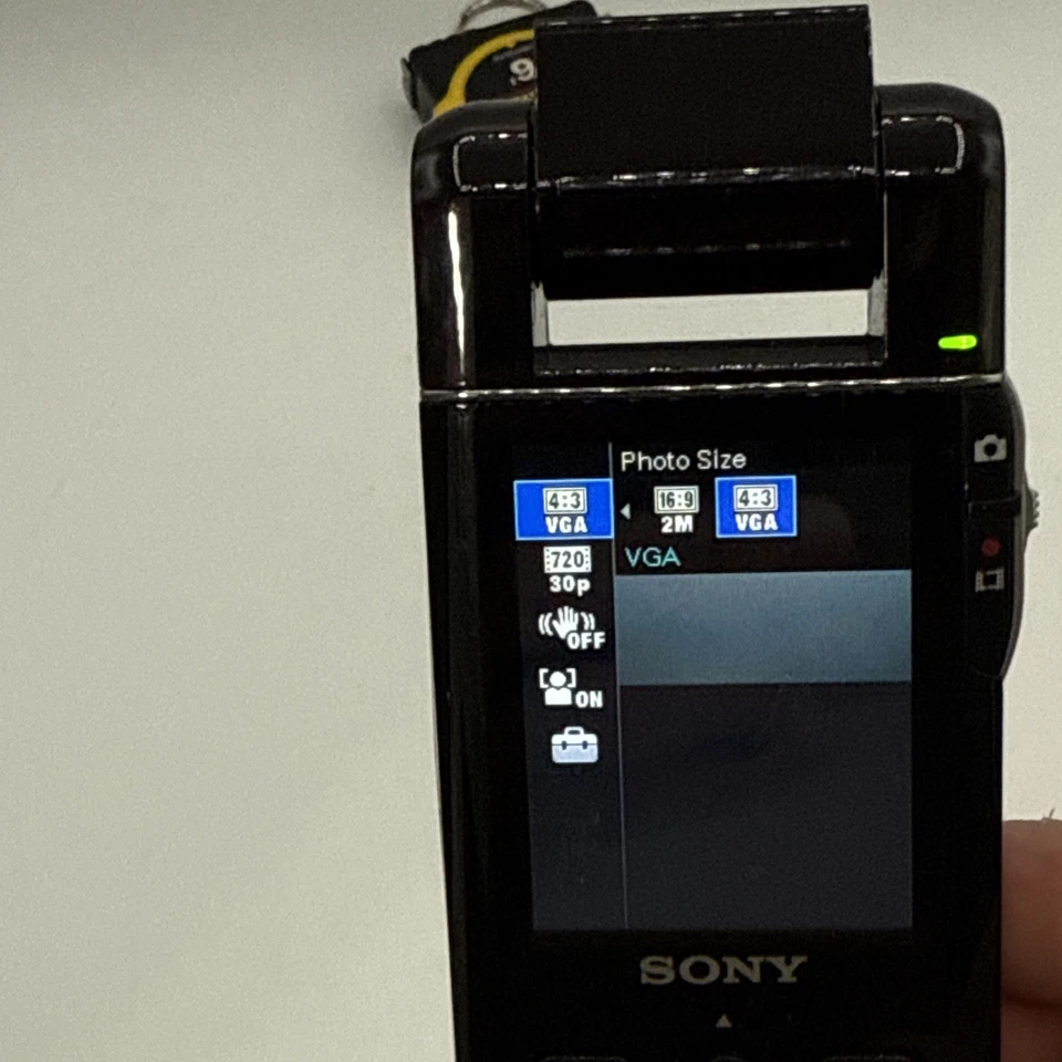 Cámara HD móvil Sony Bloggie MHS-PM5 violeta con lente 360 incluye tarjeta de memoria Foto 4 de 4