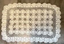 VTG WHITE COTTON HANDMADE CROCHET LACE ACALLOPED EDGE DOILY TABLE RUNNER 25x16