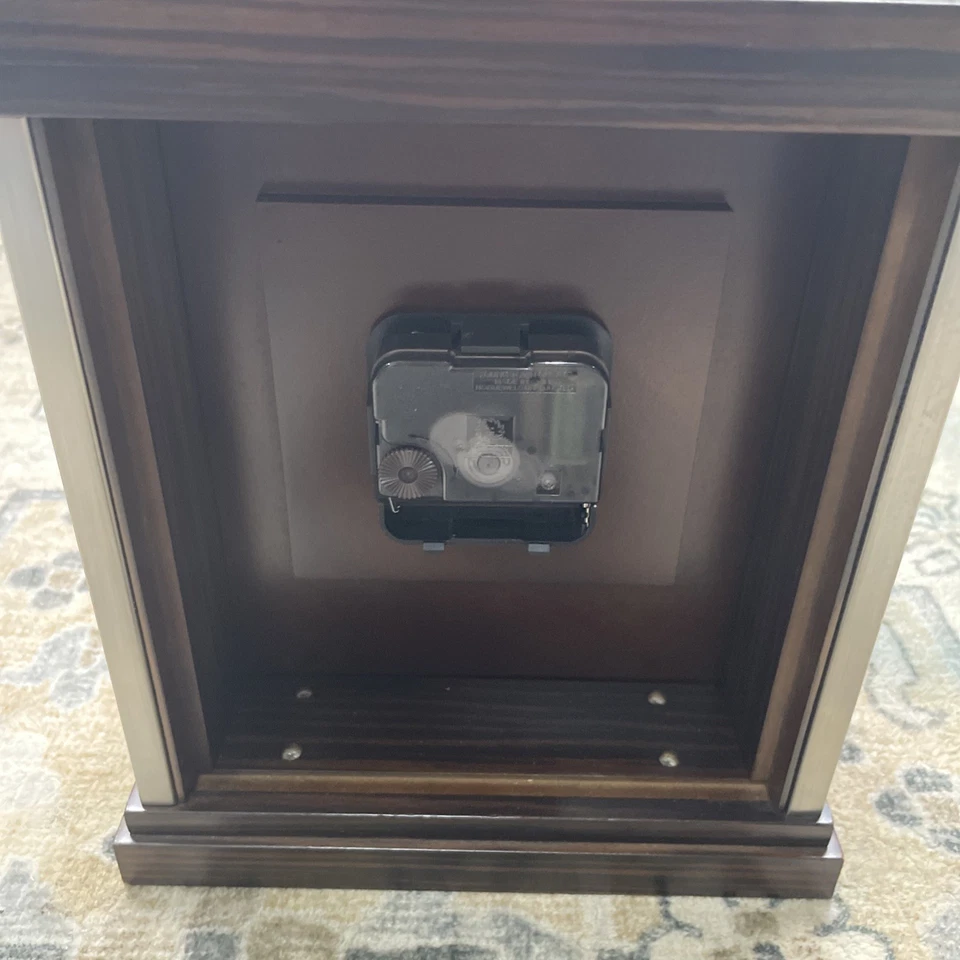 Bulova Wyndmere World Times Table Top Mantle Clock B2258 Airplane Second Hand - Image 3 of 4