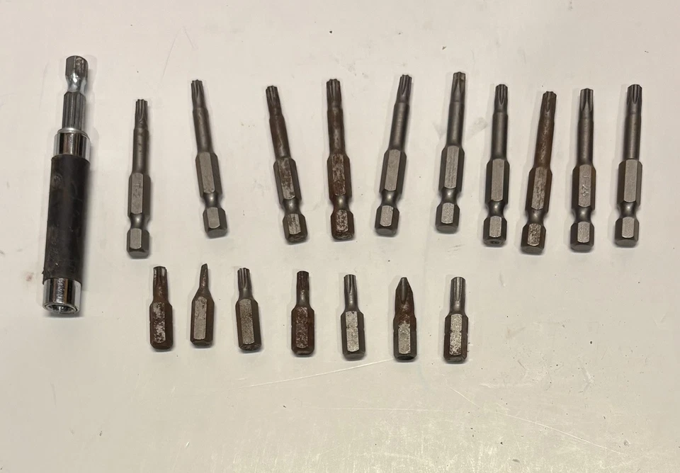 Porter Cable 884 19.2 V. Drill Driver & 845 W/ Battery W/ 17 Drill Bits - Image 2 of 4