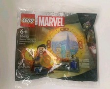 LEGO Marvel Doctor Strange Minifigure and Interdimensional Portal 30652
