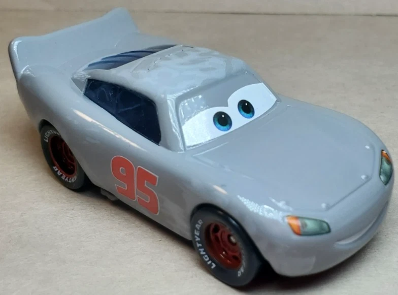 Disney Pixar Cars 3 Primer Lightning McQueen Diecast 1:55 FC