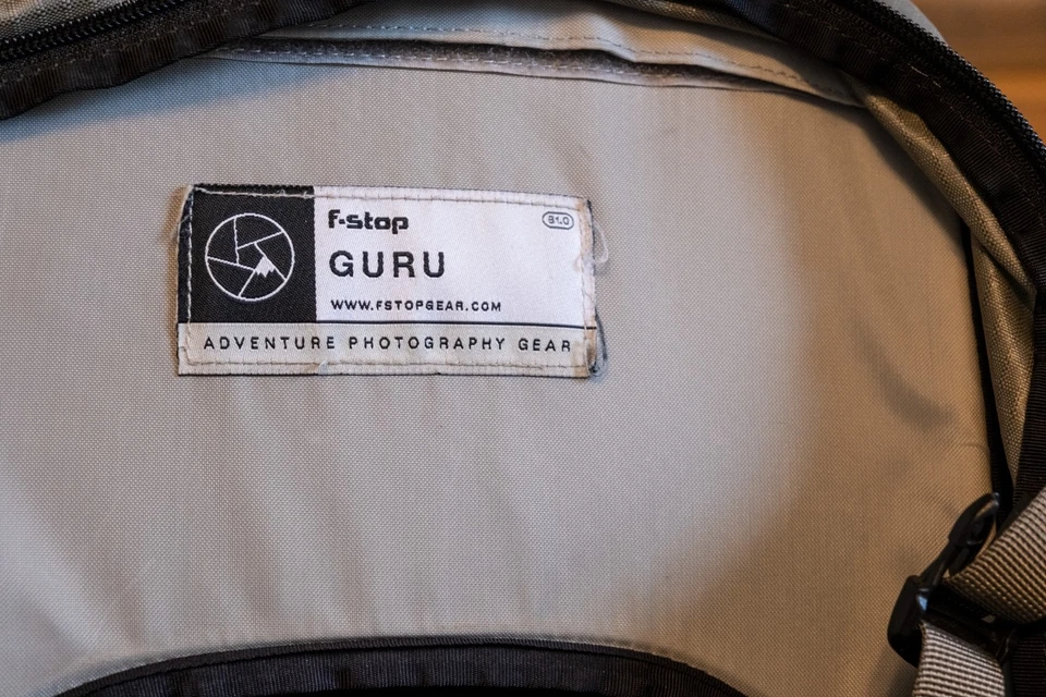 Mochila para cámara F-Stop Guru + UCI (cubo) y cubierta para lluvia Foto 4 de 4