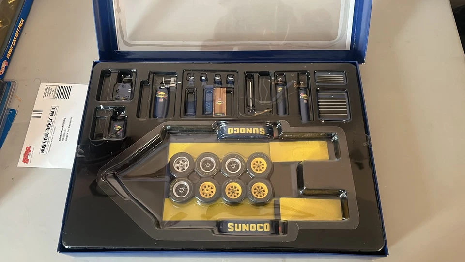 GMP Penske Team Diecast 1:18 Scale Trailer Shop Set. - Image 3 of 4