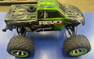 Traxxas Revo 3.3 Nitro 4wd 1/10 RC Hobby Grade Monster truck GREEN FIX ME!