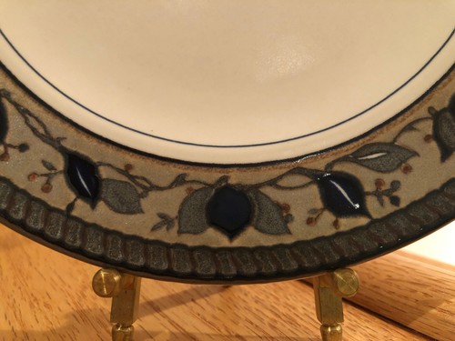 Mikasa Intaglio CAC01 Arabella 8-3/8" Stoneware Salad Plates ~ NWOB - Picture 4 of 9
