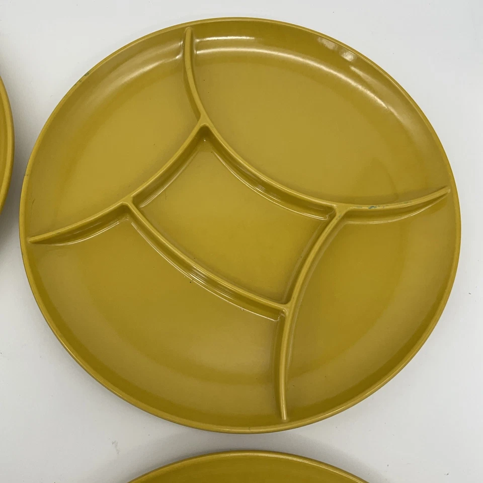 Vintage Cyanamid Melmac Divided Plates Harvest Gold Set of 4 Canada Retro - Image 3 of 4