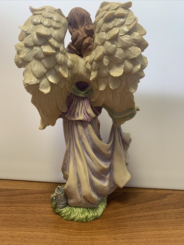 Angel Resin Figurine 9 1/4” StandingBouqwt & Garland Wistful Look Pastel Colors - Picture 6 of 9