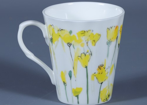 ROSA DE INGLATERRA FLORES DE ACUARELA AMARILLA Taza China Hueso Fino CÓNICA Y ACANALADA - Imagen 3 de 3