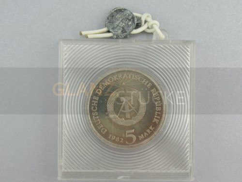 5 Mark DDR 1982 Goethes Gartenhaus Weimar PP in original verplombter Kapsel║M184 - Bild 2 von 2