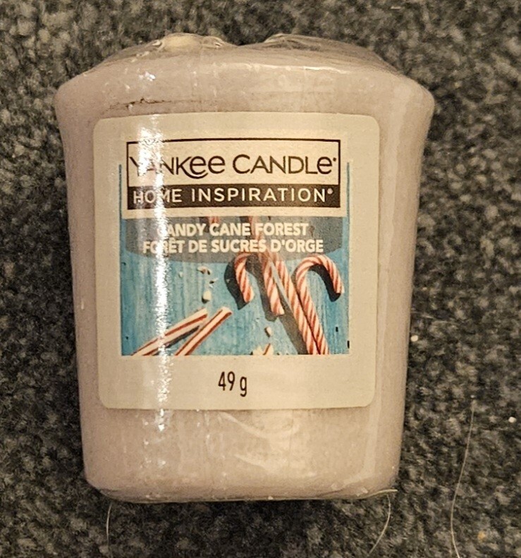 Yankee Candle Votive Candy Cane Forest Scented 49g. Christmas