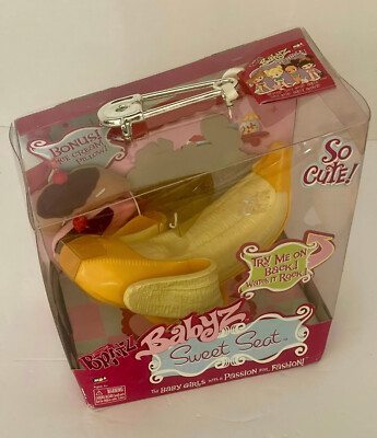 Baby Bratz Sweet Seat Banana Chair w/Bonus Ice Cream Pillow
