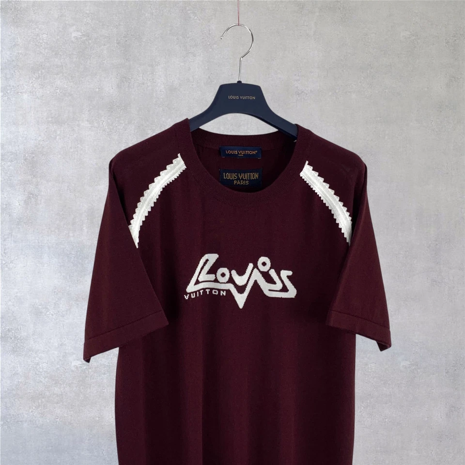 Camiseta Louis Vuitton LV Frontal Logo Intarsia Cuello Redondo Algodón Roja Talla L Foto 4 de 4