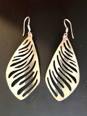 NWOT  Sterling  3'' Long Linear Cut Design Leaf Shaped F/HK Earrings  13.4 Gr
