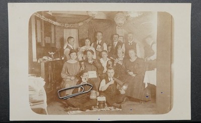 Foto Portrait Feier Alkohol Flasche Werbung Spirituose Frau Mann Etikett Bild Ak