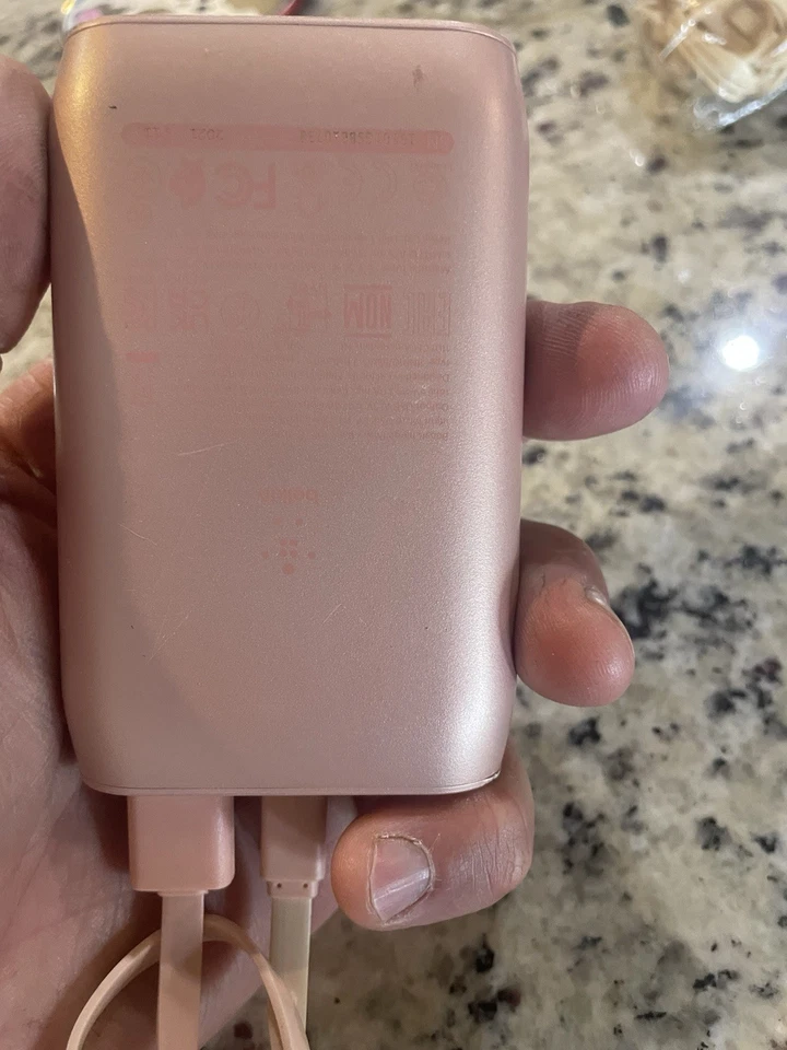 Banco de alimentación Belkin 10000 mAh 15 W con USB-A y USB-C - Oro rosa Foto 4 de 4