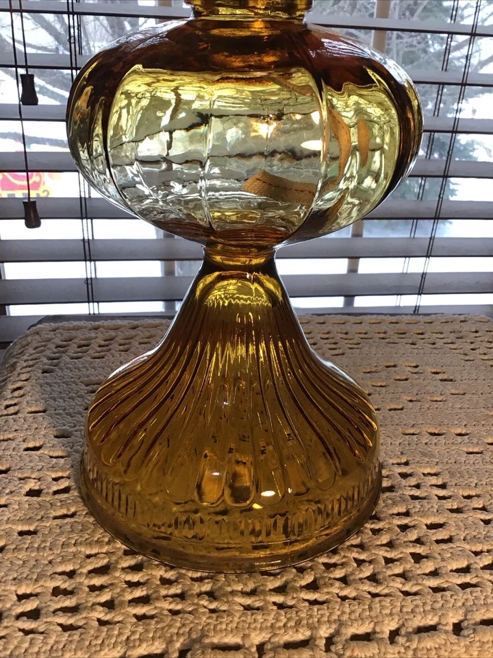 "Hermosa lámpara de aceite antigua de melón ámbar de 18"" con pantalla e iluminador" Foto 3 de 4