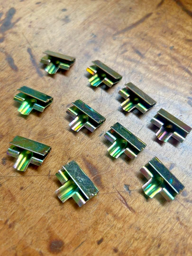 1955-1957 Chevy Convertible Pinchweld Molding Clips-NEW - Picture 2 of 3