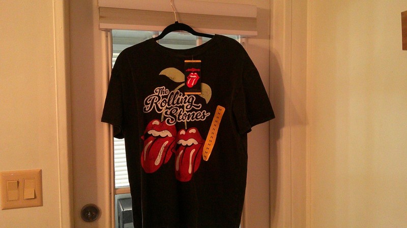 New The Rolling Stones Licensed Women's Relaxed Fit Graphic Short Sleeve Tee Med
