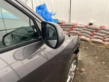 Used Right Door Mirror fits: 2019 Honda Hr-v electric painted cap non-heated Rig