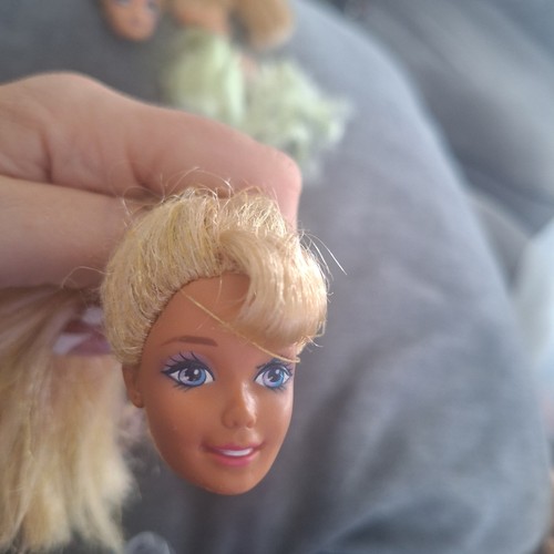 Vintage Barbie & Fashion Dolls Spare Parts Job Lot – Heads, Bodies, Hairplay,... - Picture 10 of 24